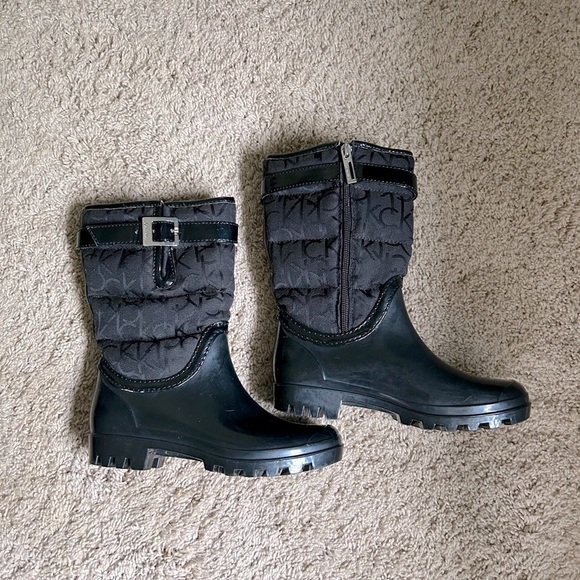 Calvin Klein signature rain/snow boots - Picture 1 of 5